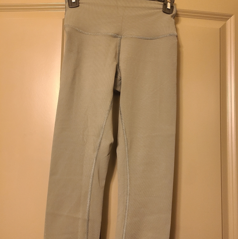 MOVING SALE. EVERYTHING MUST GO! Lululemon full on luon wunder under.